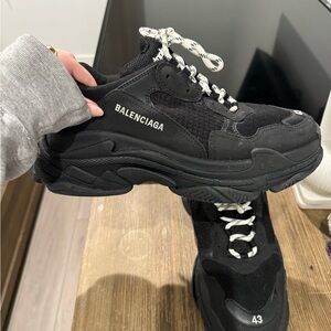 BALENCIAGA TRIPLE S